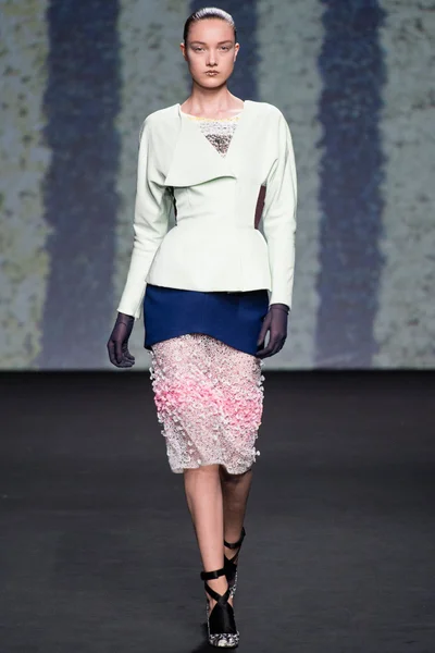 Look 4